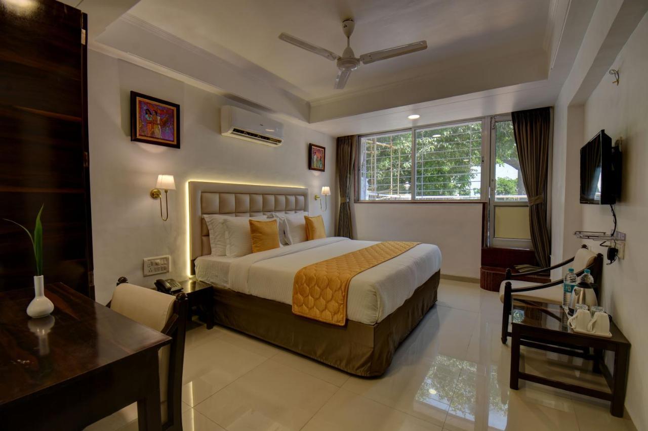 Elite Hotel Lonavala Eksteriør bilde