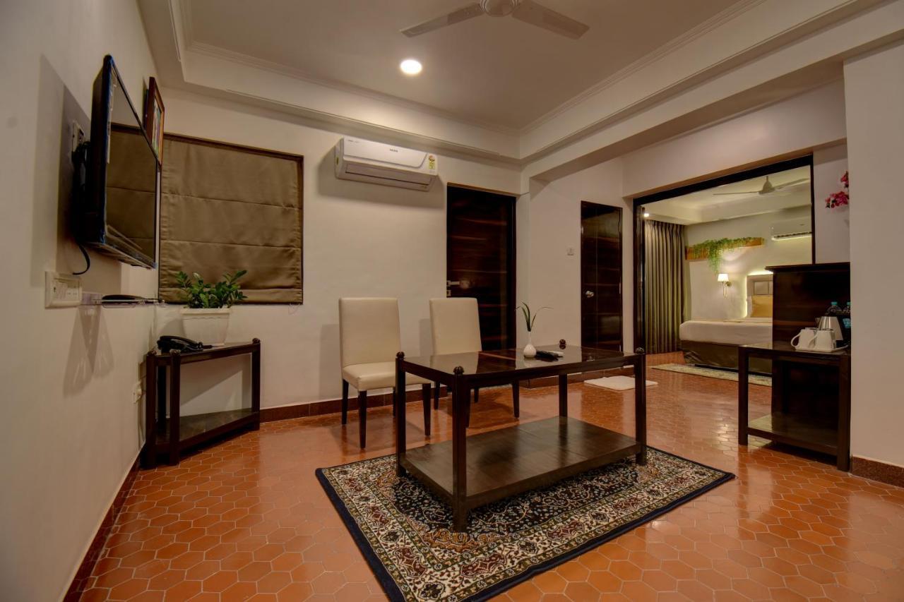Elite Hotel Lonavala Eksteriør bilde