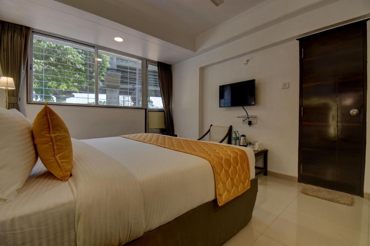Elite Hotel Lonavala Eksteriør bilde