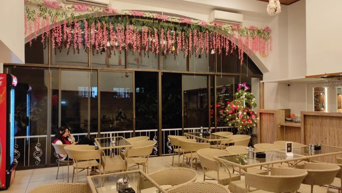 Elite Hotel Lonavala Eksteriør bilde