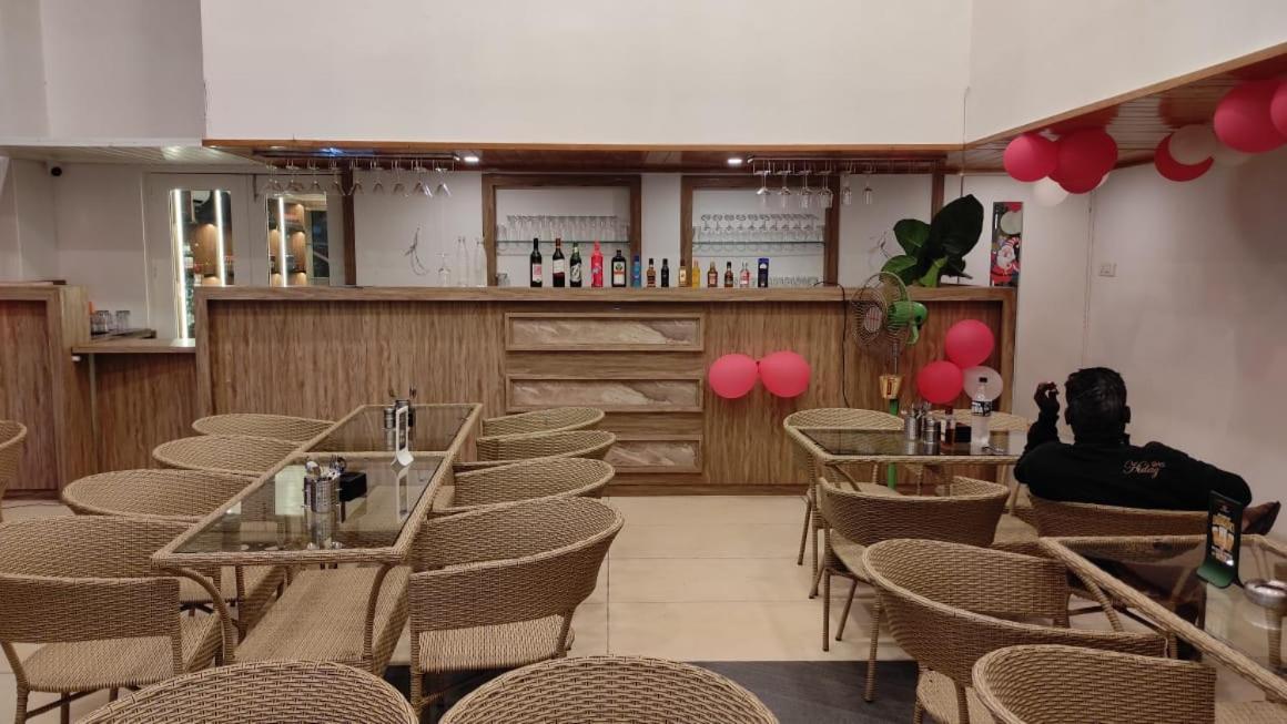 Elite Hotel Lonavala Eksteriør bilde